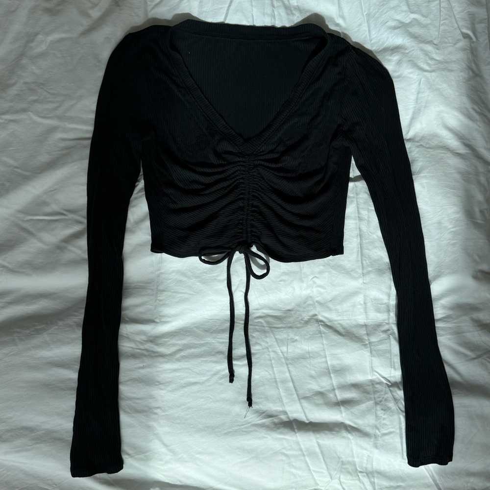 ALO RIBBED CINCH CROPPED LONG SLEEVE